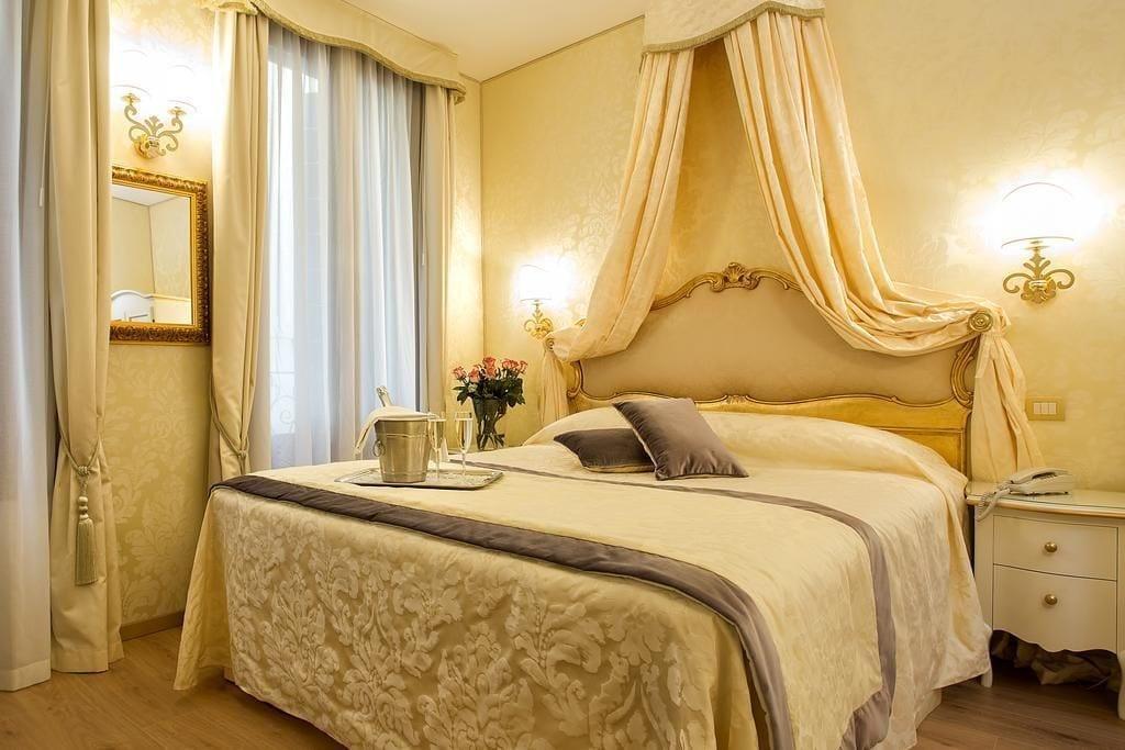 Bed and Breakfast Residenza Goldoni Венеция Экстерьер фото